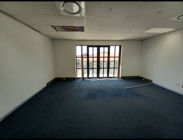 342M² OFFICE TO LET IN BRYANSTON